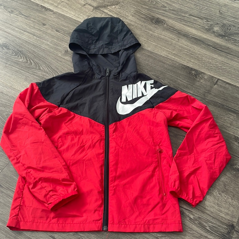 Boys Nike packable windbreaker